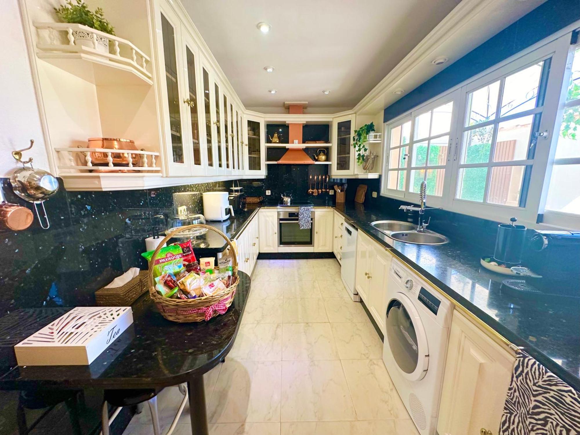 Villa Casacara Marbella Beachside Costabella -Spain Екстер'єр фото
