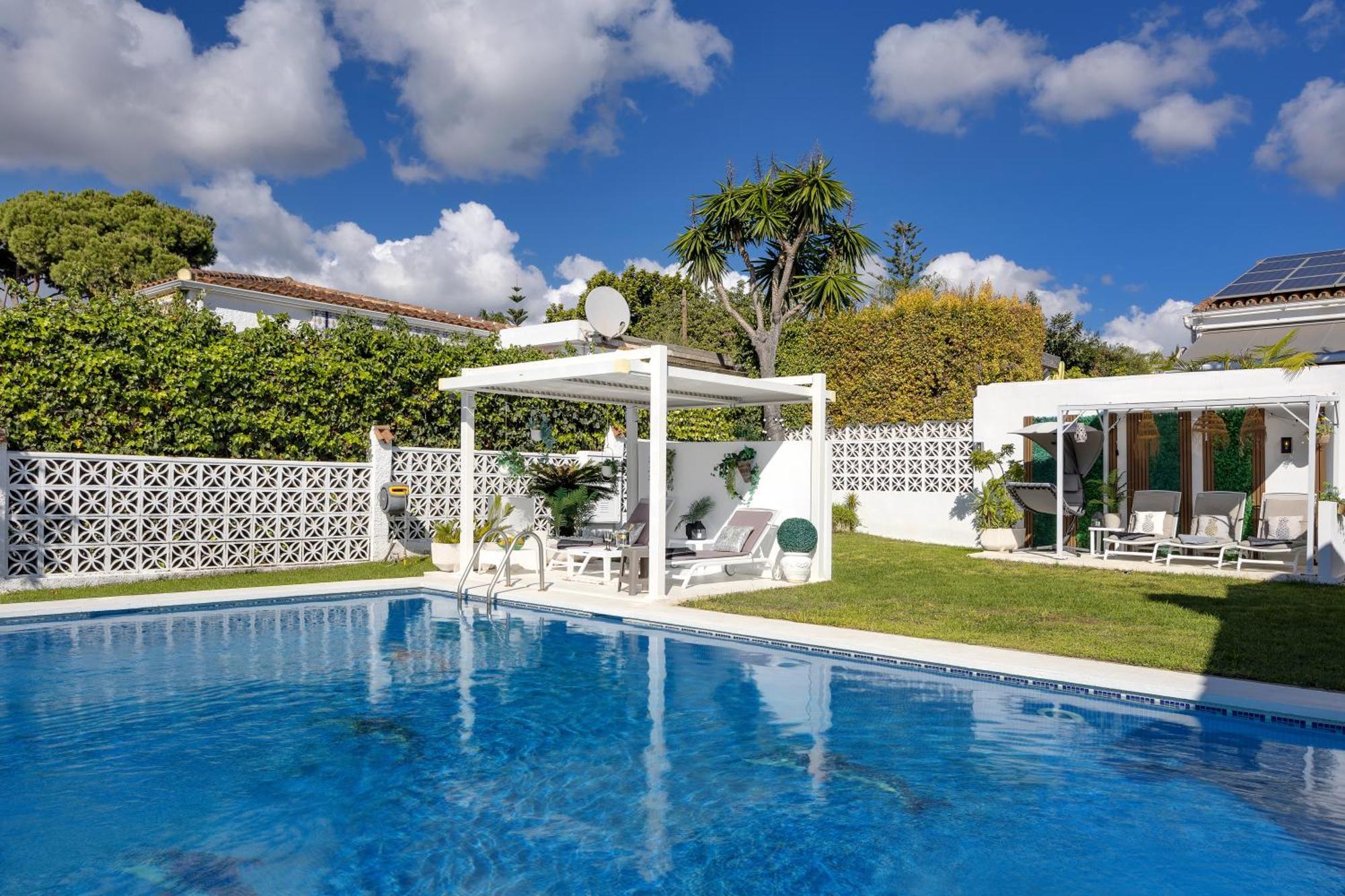 Villa Casacara Marbella Beachside Costabella -Spain Екстер'єр фото