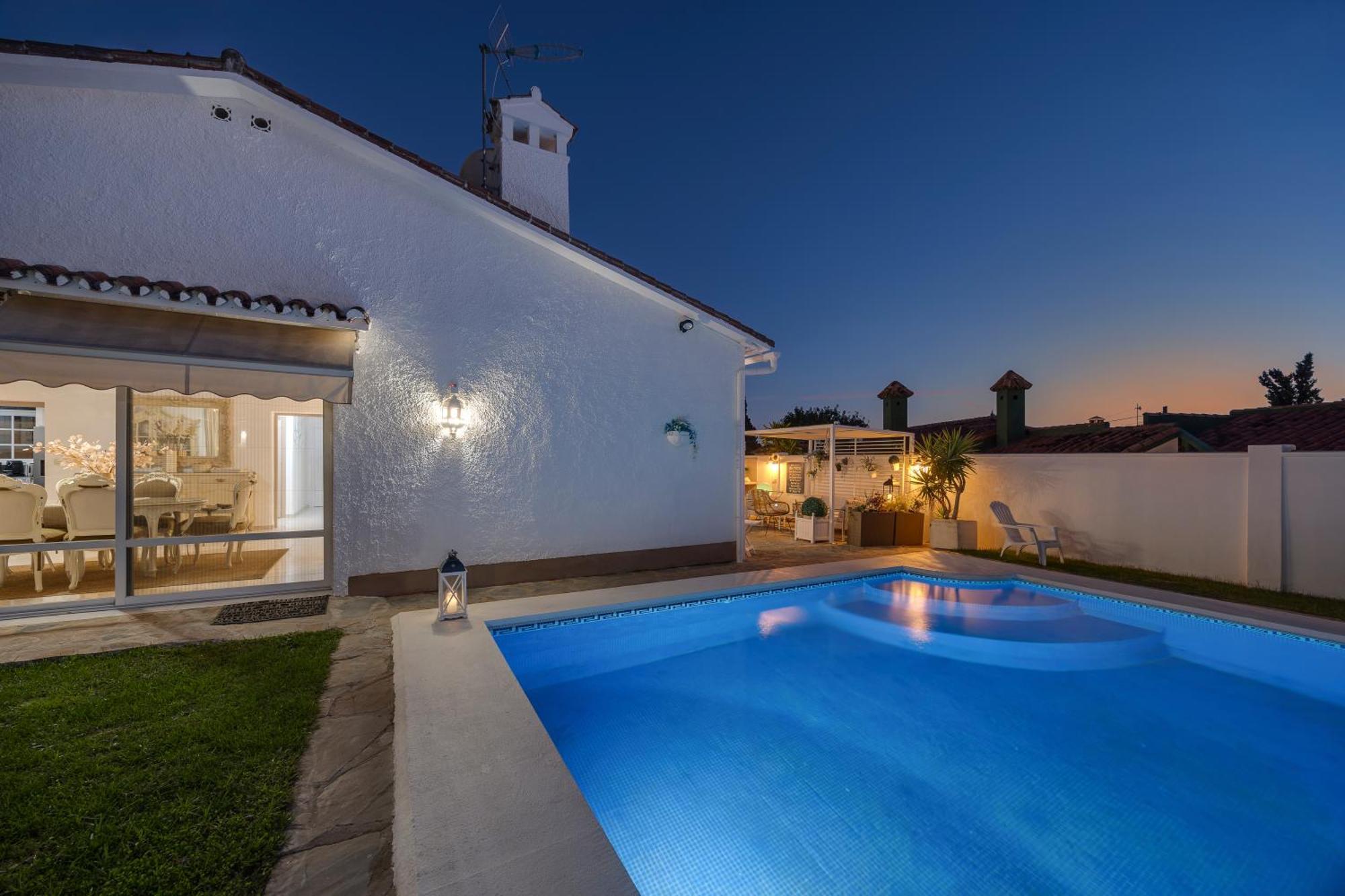 Villa Casacara Marbella Beachside Costabella -Spain Екстер'єр фото