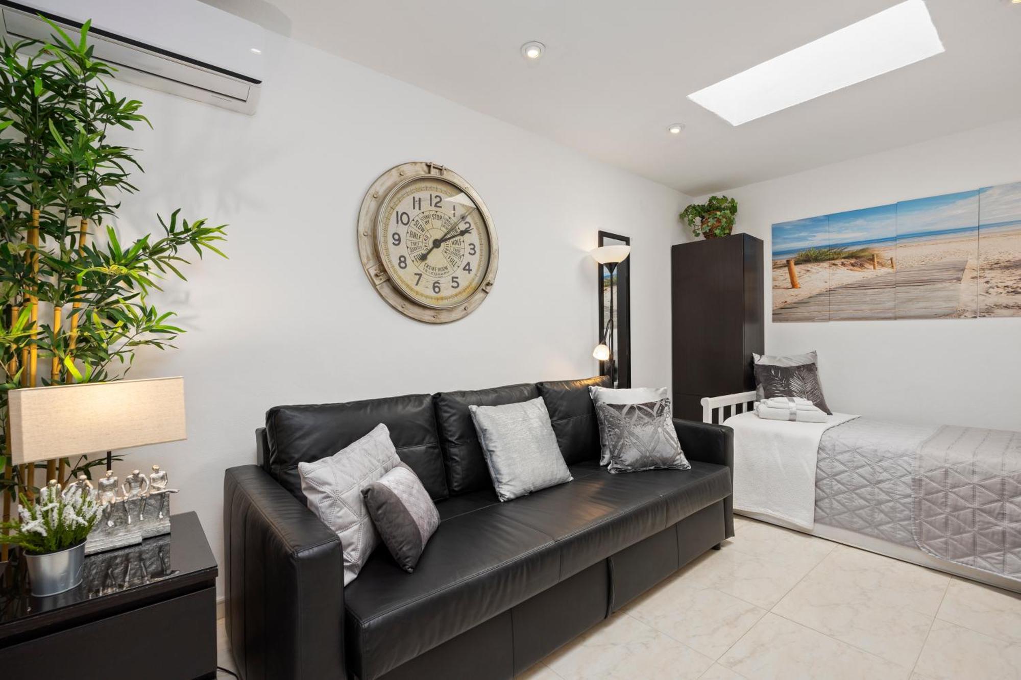 Villa Casacara Marbella Beachside Costabella -Spain Екстер'єр фото